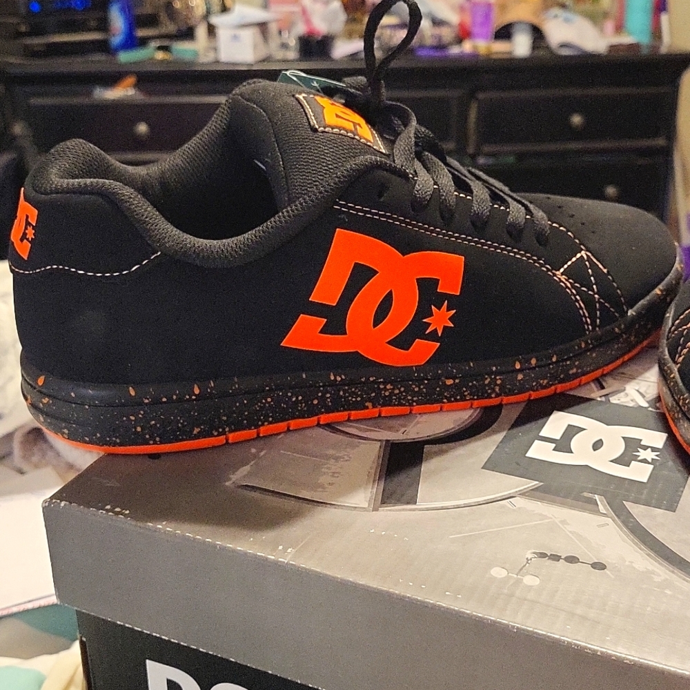 DC skate shoes
